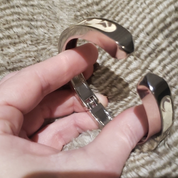 Stella & Dot Emerson Snake Inlay Bangle Bracelet - Picture 6 of 12